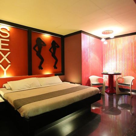 Victoria Court Suites Pasig Экстерьер фото
